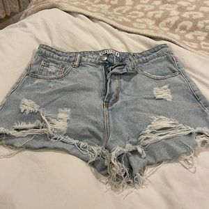 Signature 8 denim shorts